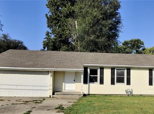 314 N Sibley St, Buckner, MO 64016