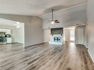 2524 Chinaberry Dr, Bedford, TX 76021