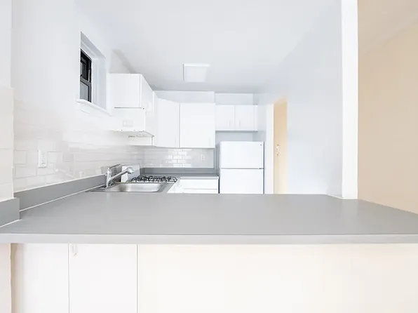 124 Second Avenue image 2 of 7