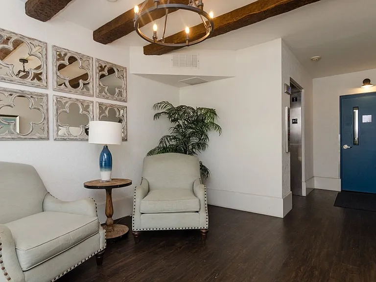 2400 N Lumina Ave #2 — Photo 32