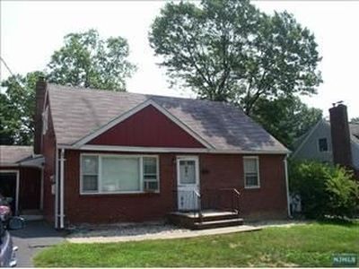 18 Wilson Ter, Waldwick, NJ, 07463