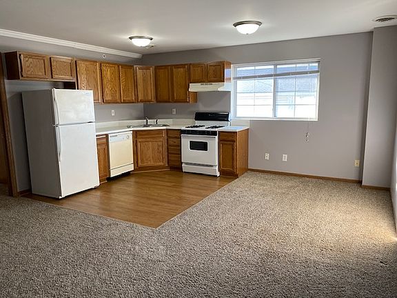 5th image of 3555 Ash St APT 14