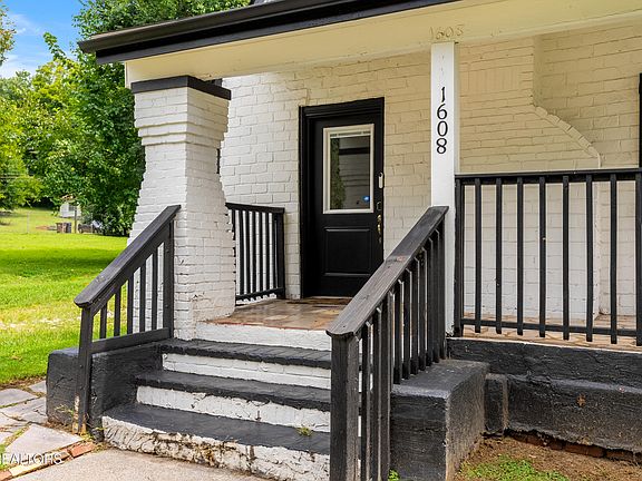 3rd image of 1608 Wilder Pl