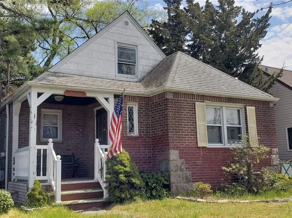 55 Ribbon Street, Franklin Square, NY 11010