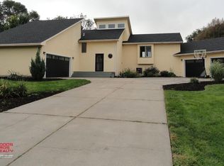 4505 Calvin Dr, Grand Island, NE 68801
