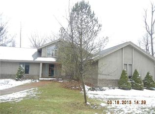 21936 Westcroft Dr #1, Grosse Ile, MI 48138