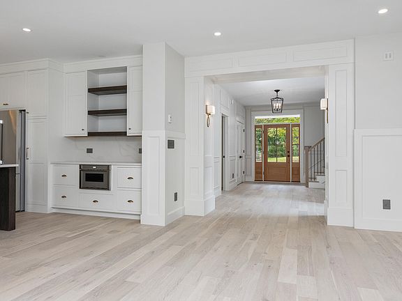 3rd image of 80 Spurwink Avenue