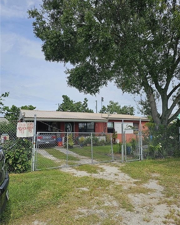 1st image of 851 E Alverdez Ave
