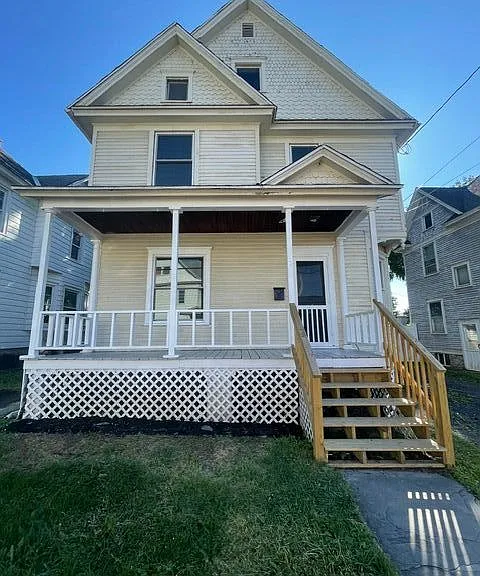 5 Warren Ave — Photo 1