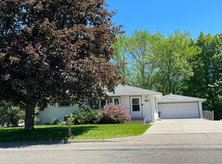 2754 McKnight Rd N, North Saint Paul, MN 55109