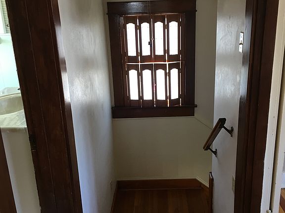 5th image of 3602 Woodbine Ave