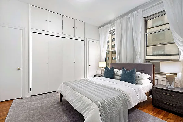 Sold by Compass | media 10