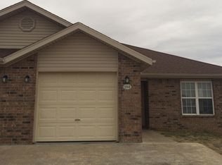 1214B Homestead Loop, Springdale, AR 72764