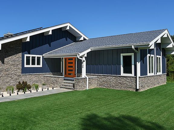 3rd image of 145 Herricks Ln