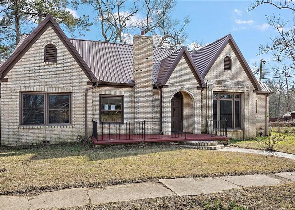 1st image of 307 Austin St