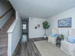 306 Crestview Dr, Summerville, SC 29485