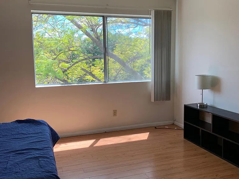 1033 Cordova St #12 — Photo 6