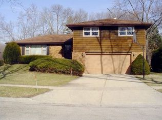 157 Westgate Dr, Elgin, IL 60123