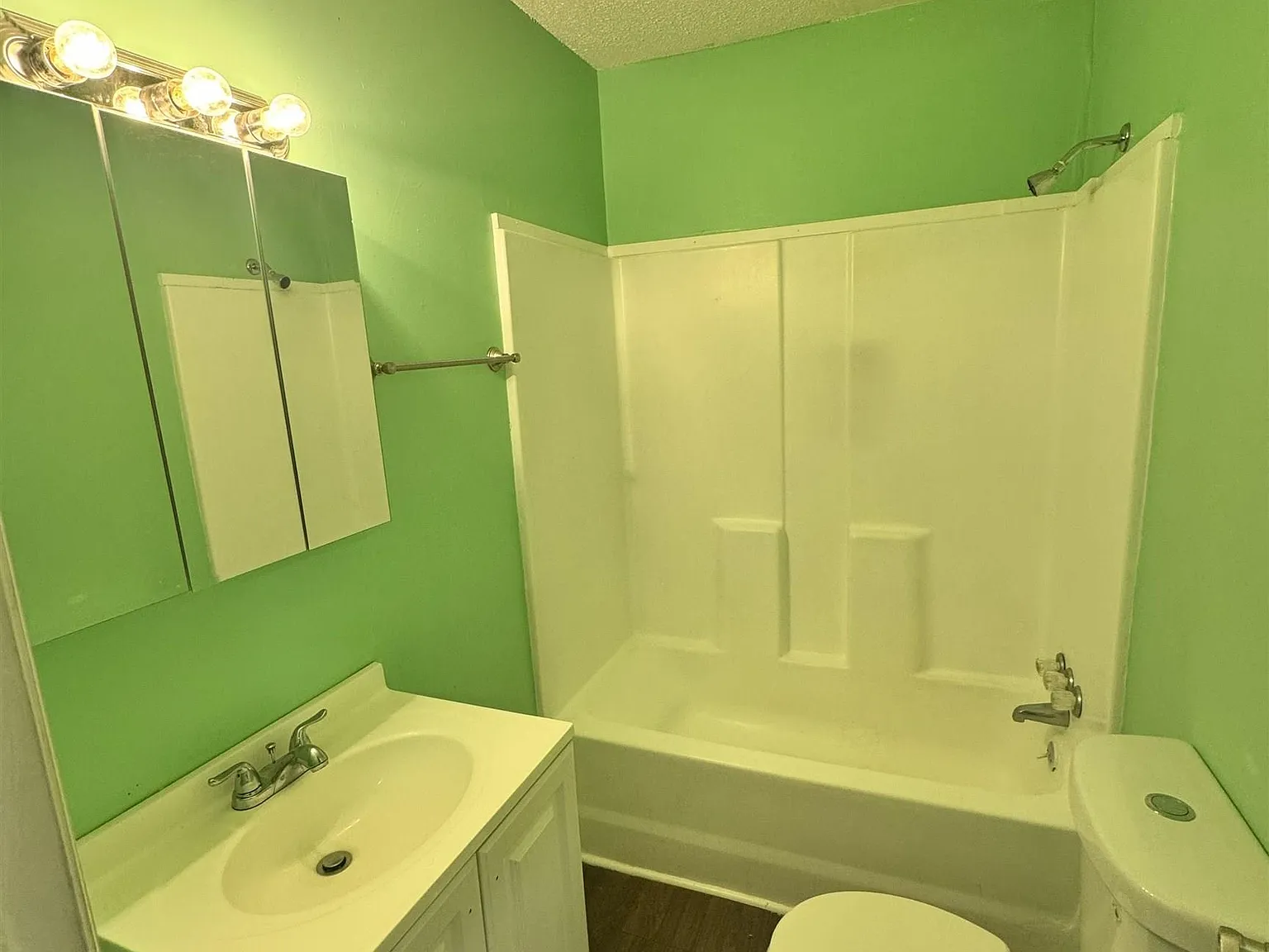 2 bed, 1.0 bath, 650 sqft, $800 — Photo 3
