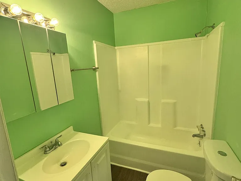 615 Elberta St — Photo 3