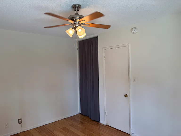 915 Ocean Ave #102 — Photo 6