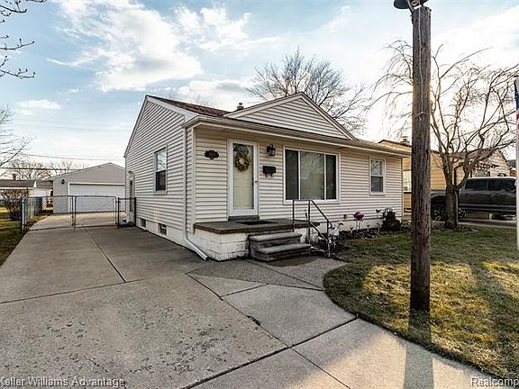 3rd image of 29143 Rosslyn Ave