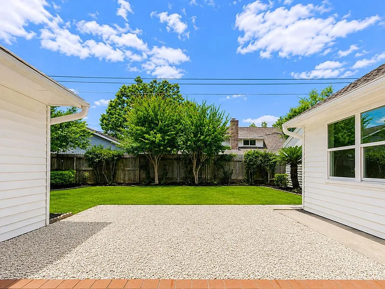 2731 Manila Ln — Photo 30