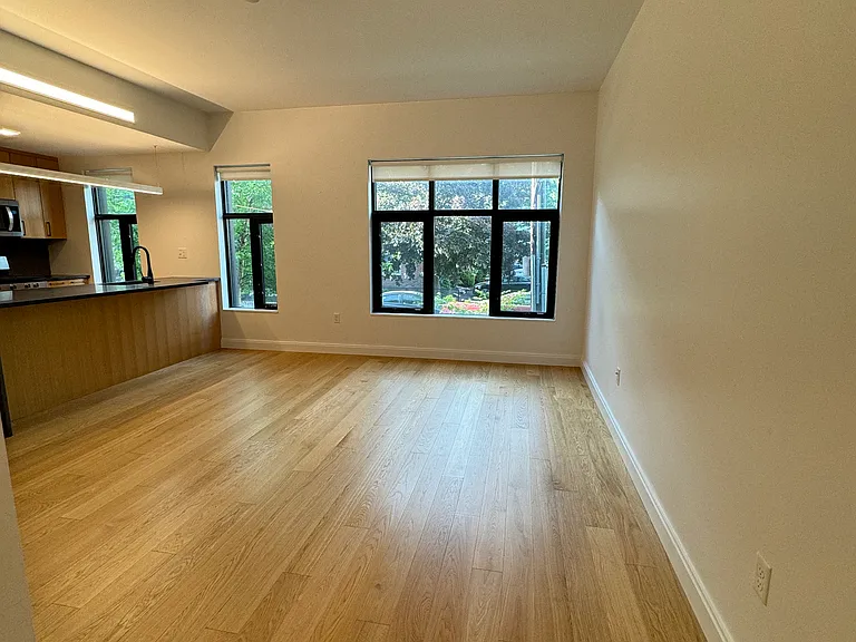 87 Gardner St — Photo 8