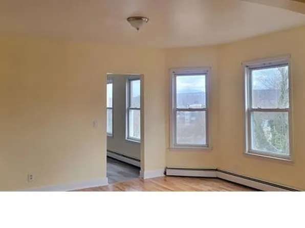 371 Congress Ave, Waterbury, CT