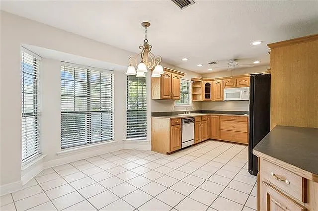 32 Beth Dr — Photo 6