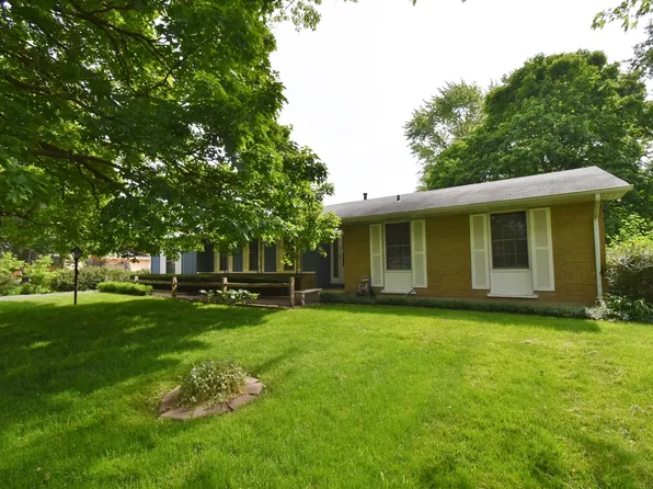 3 Pasadena Dr, Oswego, IL 60543