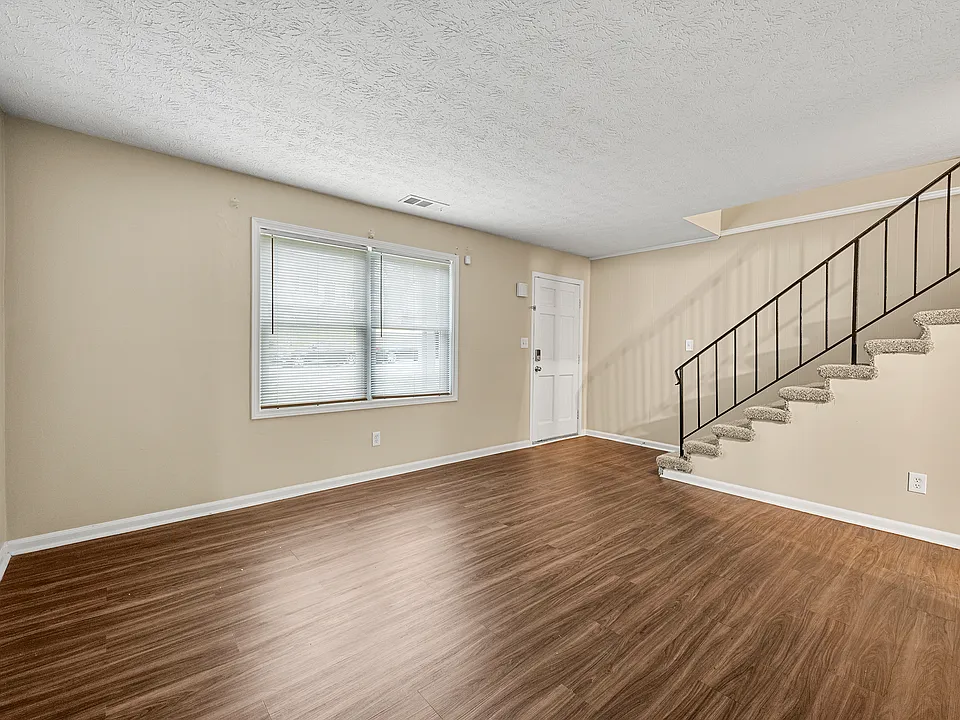1009 Cedar Ave #6