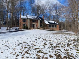 32881 Robinhood Dr, Beverly Hills, MI