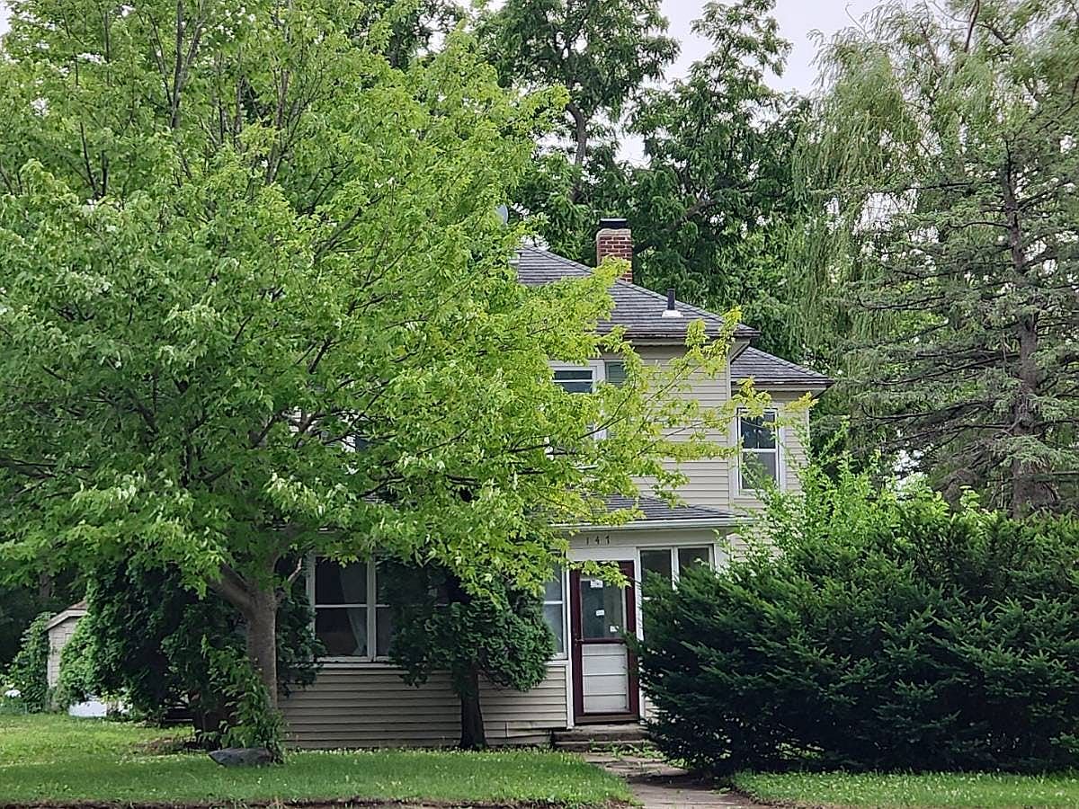 147 Lake St E, Emmons, MN 56029 Zillow