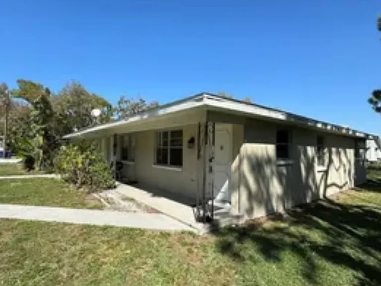 127 Avenida De Bahia #C — Photo 1