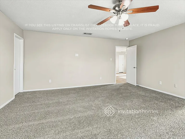 4512 Ashbury Ln — Photo 10