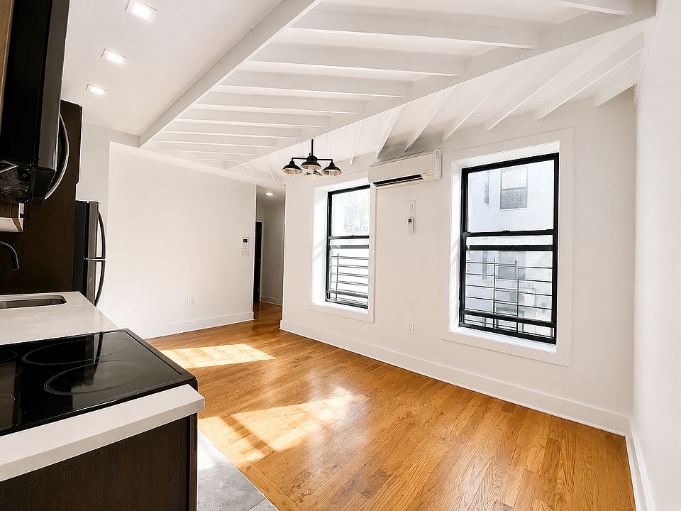 1st image of 936 De Kalb Ave #206