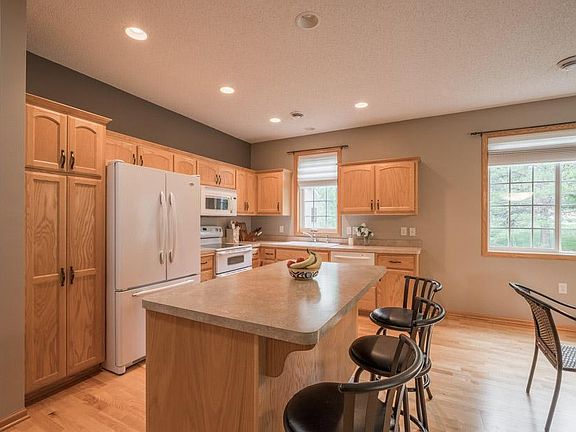 3rd image of 923 Cannon Valley Dr W