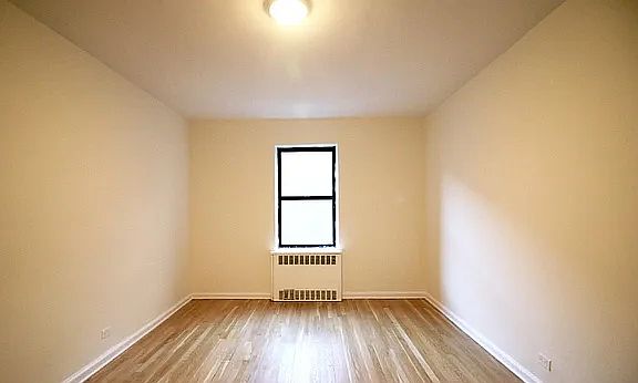 2nd image of 910 Sheridan Ave APT A