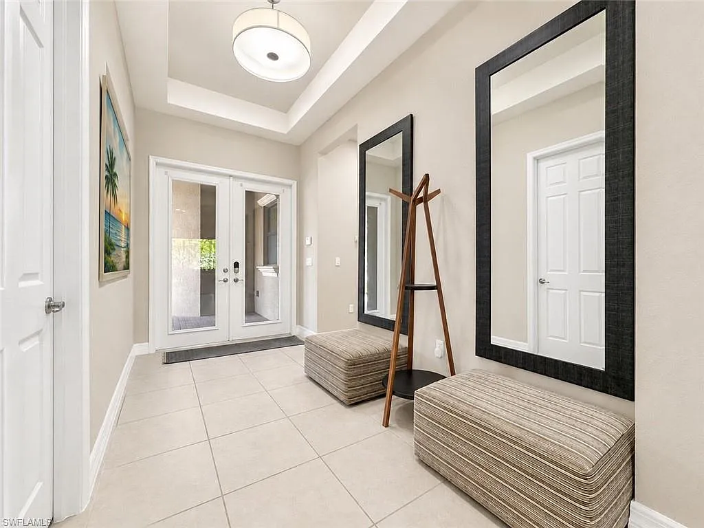 4 bed, 3.0 bath, 2500 sqft, $6,000 — Photo 2