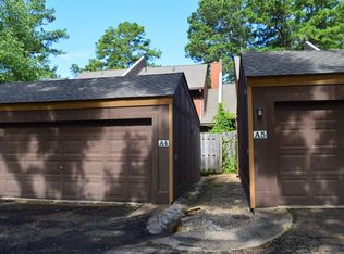 1255 E County Line Rd E #4, Jackson, MS 39211