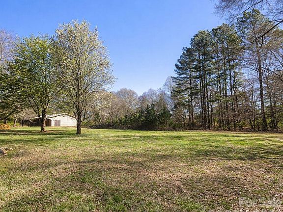 5th image of 610 Landers Chapel Rd