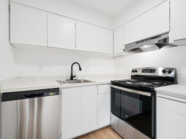 5143-5145 SE Knight St #5143