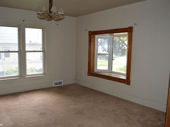2nd image of 925 N Jefferson Ave