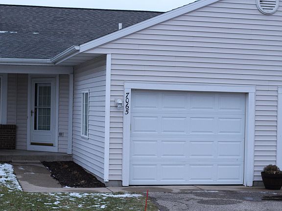2nd image of 7065 W Cannon Place Dr NE