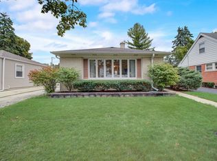 813 N Patton Ave, Arlington Heights, IL 60004
