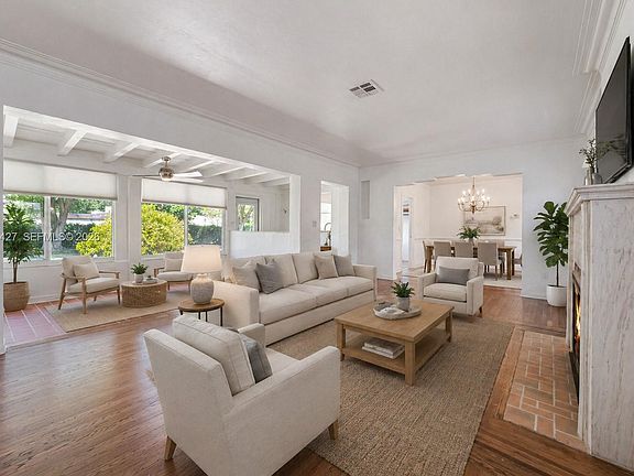 3rd image of 5889 Devonshire Blvd