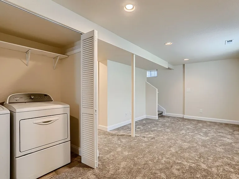 3425 E 31st Ave — Photo 19