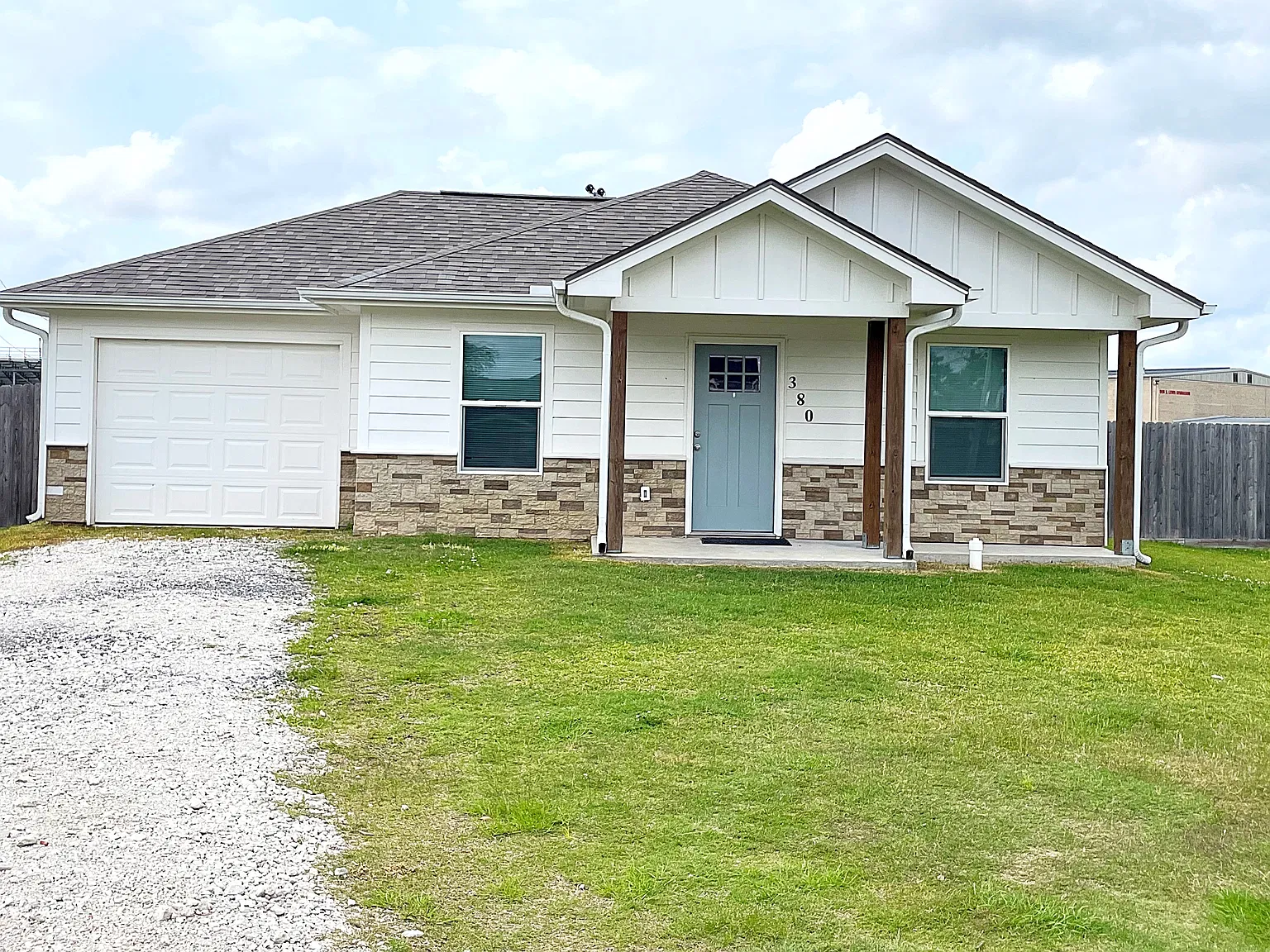 4 bed, $1,795 — Photo 1