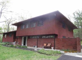 16 Rabbit Trail Rd, Poughkeepsie, NY 12603